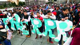 Estudiantes se manifiestan para regresar a clases, en Toluca