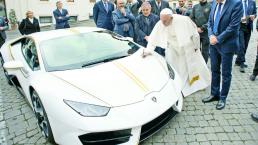 Papa Francisco recibe un Lamborghini de regalo