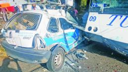 Choca el auto de su empresa por ir en 'Infinitum', en carretera Cuernavaca-México