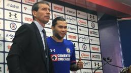 Gullit Peña es presentado en Cruz Azul