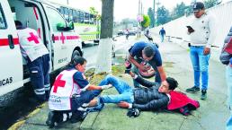 Cafre da llegue a motociclista en Paseo Tollocan de Toluca