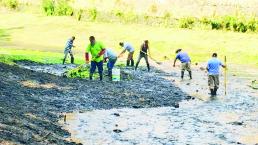 Realizan jornada de limpieza a lago de parque en Cuernavaca