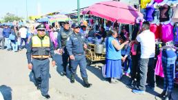 Tianguistas se blindan contra pillos, en Toluca