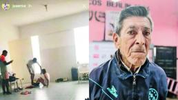 Futbolistas peruanos desnudan a utilero de 82 años