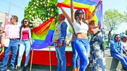 Gays abanderan ideal de Benito Juárez, en Toluca