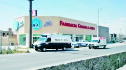 Sujetos armados realizan robo exprés a farmacia, en San Juan del Río