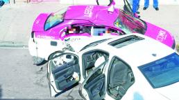Mueren tres pasajeros de taxi, al ser embestidos por auto en la CDMX