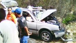 Camión de volteo embiste a automóvil y mata a dos, en Coatepec Harinas