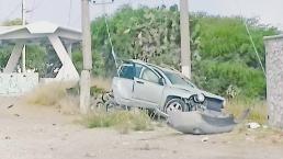 Automovilista choca contra poste y los deja sin luz, frente a la UAQ