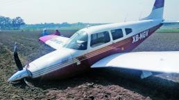 Avión se desploma por falla mecánica en Almoloya de Juárez; tripulantes la libran 