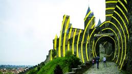 Rayan castillo con arte contemporáneo, en Francia 