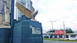 Se roban otra placa de monumento, en Toluca