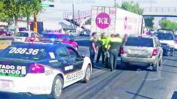 Conductor es detenido tras amenazar a gente con un arma, en Metepec