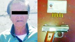Detienen a abuelito armado que rondaba banco, en Toluca 