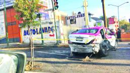 Taxi lleva a mujer al panteón, en delegación Miguel Hidalgo