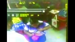 Video capta a señora robando prendas en tienda de Cuernavaca 