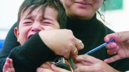 Niños desprotegidos por desabasto de vacunas, en Toluca