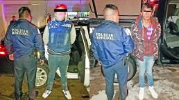 Detienen a dos ladrones cuando robaban comercio, en Toluca
