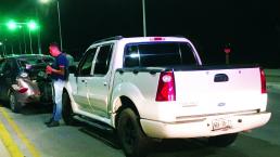 Camioneta embiste a cuatro vehículos en Paseo Querétaro 