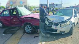 Conductora se pasa tope y se impacta contra un automóvil, en Querétaro