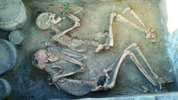 Hallan tumba con cadáver de pareja sepultada, en Kazajistán