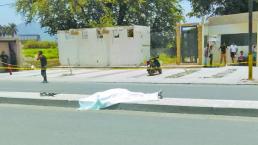 Motociclista iba a exceso de velocidad, se derrapa y muere en Zacatepec
