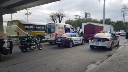 Vecinos golpean a ladrón por tratar de robar una camioneta, en San Lorenzo Tepaltitlán