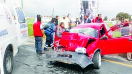 Carambola manda a siete personas al hospital, en la Toluca-Tenango 