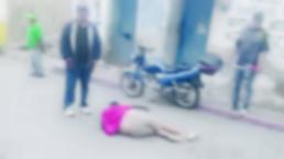 Motociclista derrapa a causa de un tope y queda inconsciente, en Yautepec
