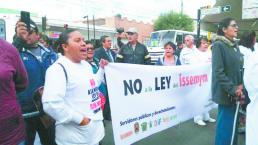 Empleados exigen auditoría para la Universidad Autónoma del Estado de México, en Toluca