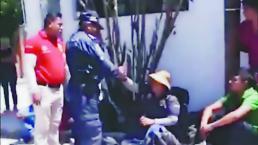 Paniqueados por robo de niños, retienen a cinco en Zacatepec
