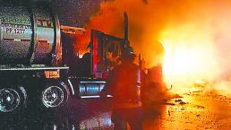 Choque de pipas provoca incendio en autopista Querétaro Salamanca