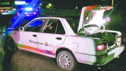 Chofer a exceso de velocidad choca y abandona su auto, en la colonia Antonio Barona