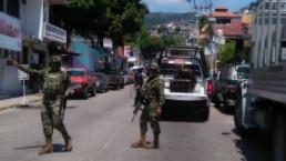 Fuerzas federales toman el control de la seguridad en Acapulco; detienen a dos mandos