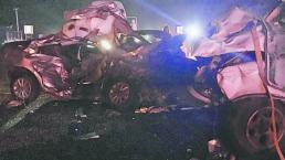 Conductor toma retorno de manera intempestiva y es impactado por tres coches, en Querétaro