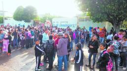 Padres exigen pronta reconstrucción de aulas dañadas tras el 19-S, en Cuautla