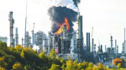 Explota y arde refinería de petróleo más grande de Canadá
