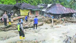 Siguen los desastres en Indonesia, al menos 22 muertos por inundaciones