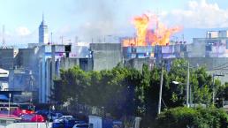 Arde fábrica de alcohol y provoca pánico en la colonia Atlampa, CDMX