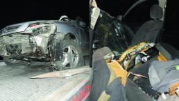 Automovilista resulta lesionado tras chocar con barra de contención, en Querétaro