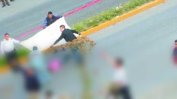 Automovilista embiste a madre e hija que iban a pasear al parque, en Zinacantepec