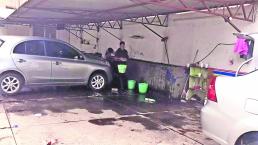 Autolavados y empleados del ayuntamiento de Toluca ignoran petición de ahorro de agua