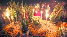 Habitantes de Toluca honraron a sus difuntos como cada año