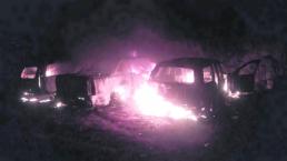 Habitantes de San Jerónimo Amanalco prenden fuego a vehículos de agresores, en Texcoco
