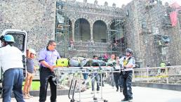 Cae roca del Palacio de Cortés y quiebra cadera a albañil en Cuernavaca