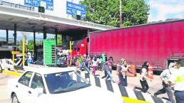 Normalistas toman casetas de la Autopista La Pera-Cuautla