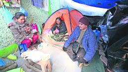 Vecinos se quejan por campamento de padres afuera de hospital infantil