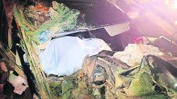 Muere mujer copiloto tras fuerte choque, en Metepec