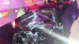 Dos jóvenes murieron al chocar su automóvil contra tráiler, en Tlalnepantla