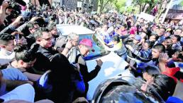 Cientos de mexicanos se llenaron de euforia por ver a AMLO